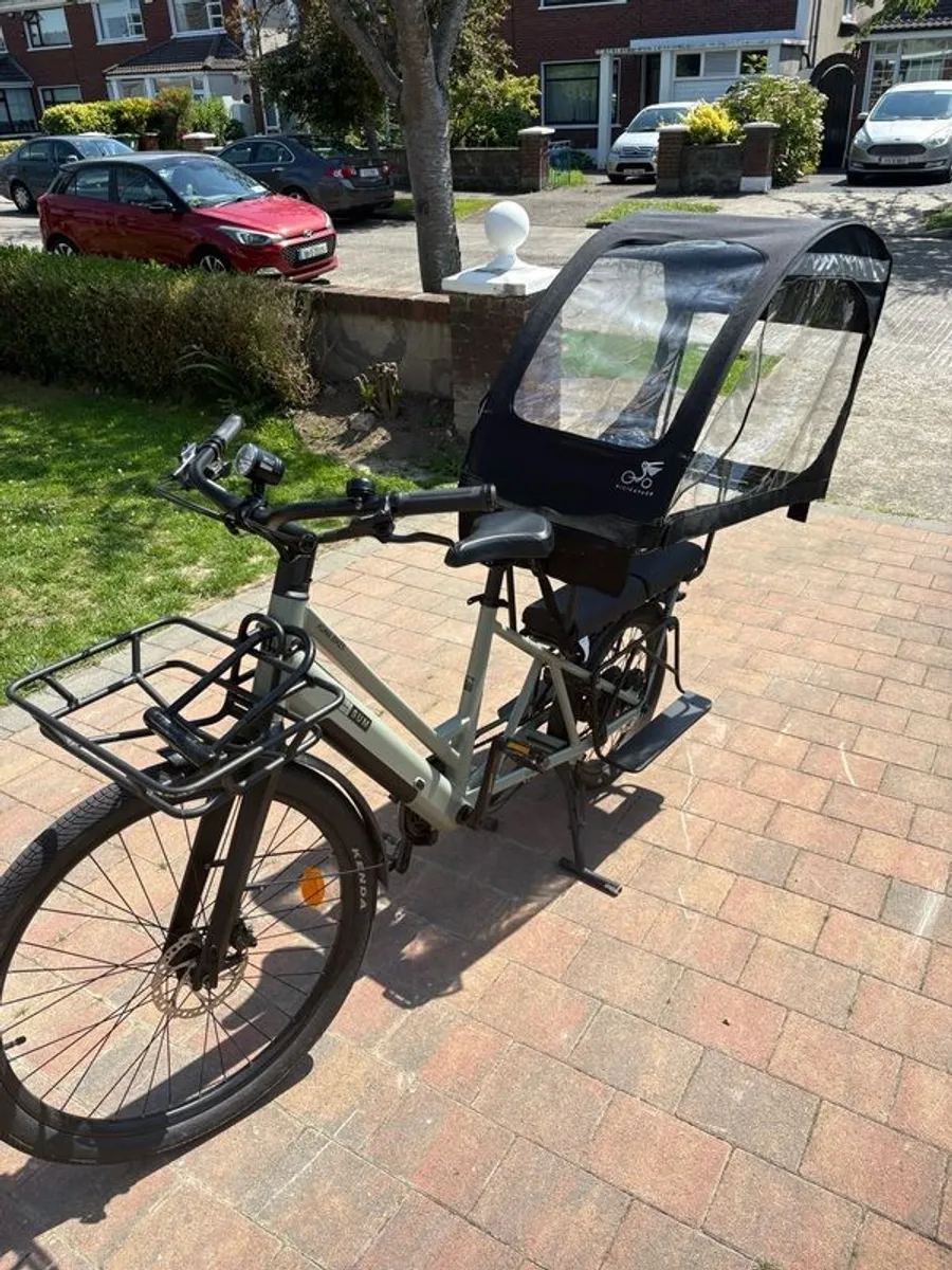 Kuma cargo bike with cover - Image 2
