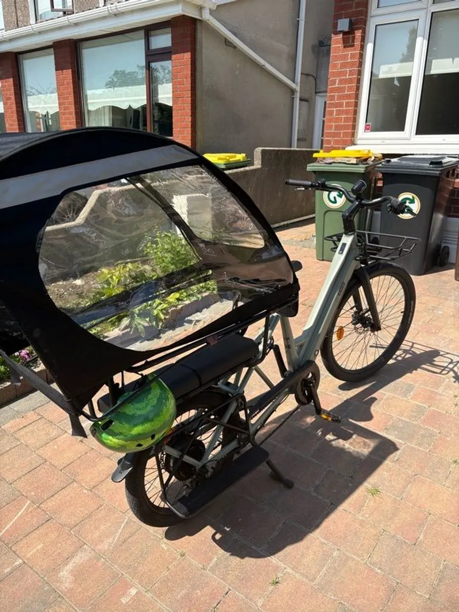 Kuma cargo bike with cover - Image 3