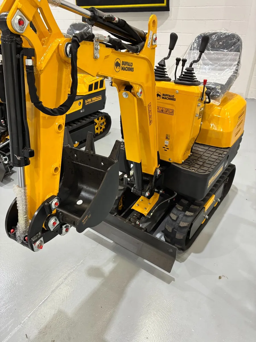Buffalo Machines B600 Mini Digger Excavator - Image 3