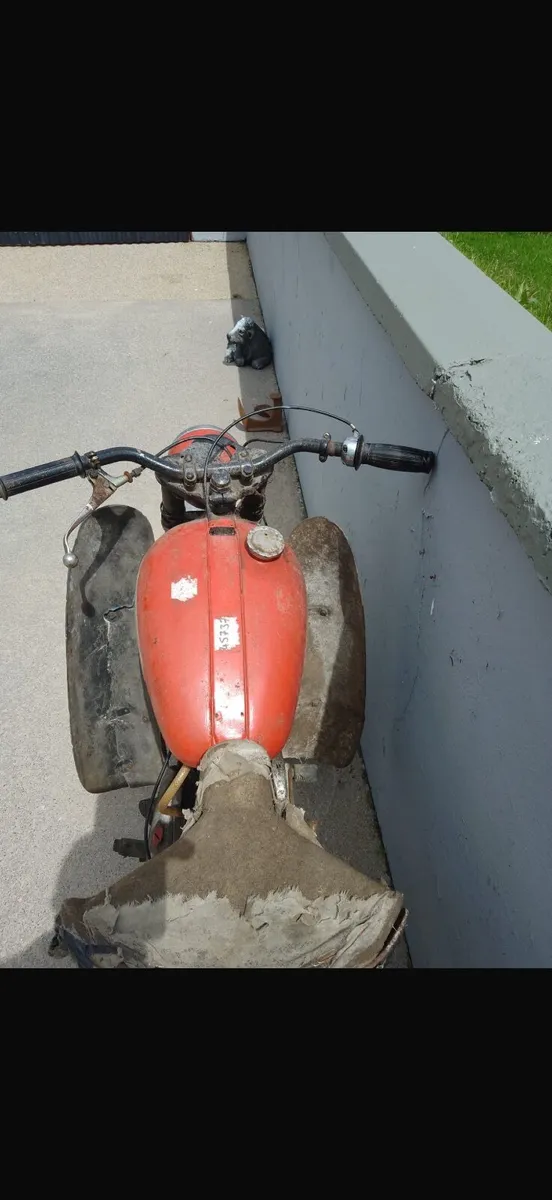 Vintage moterbike - Image 2