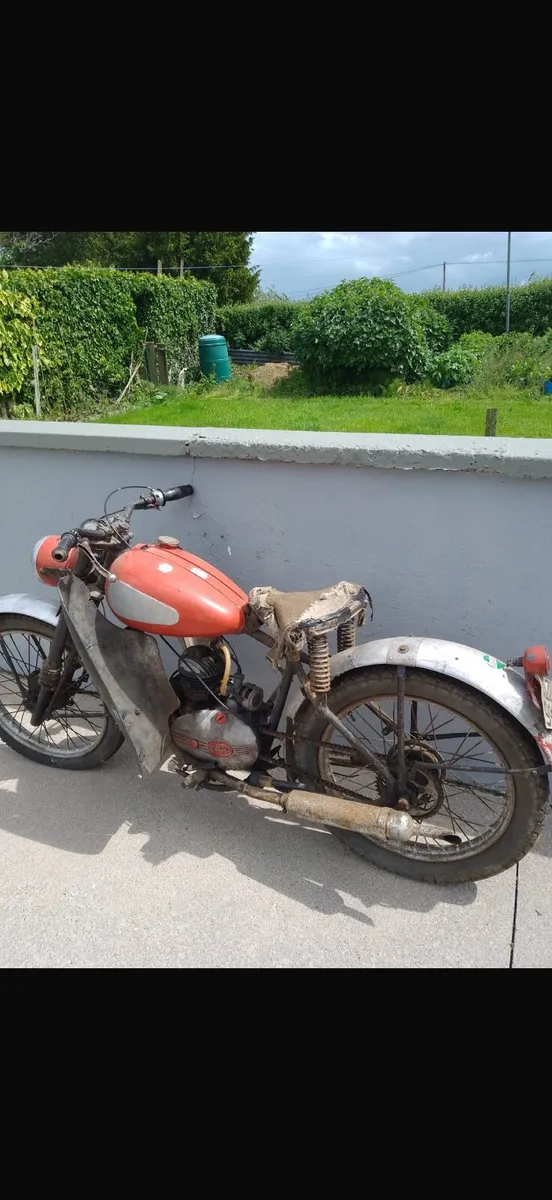 Vintage moterbike - Image 1