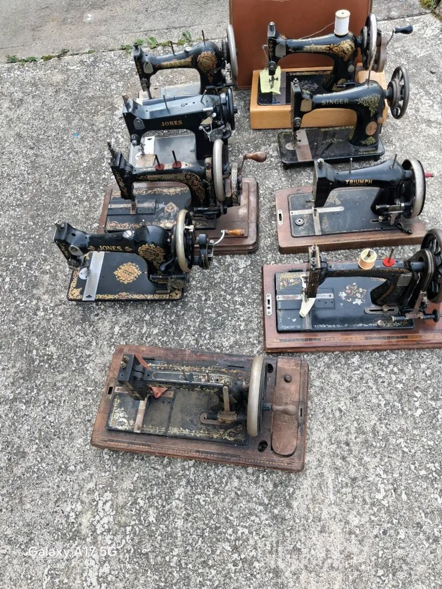 Vintage sewing machines - Image 1