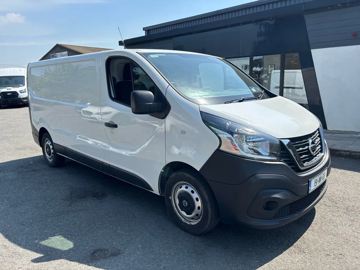 Nissan NV300 - Image 2