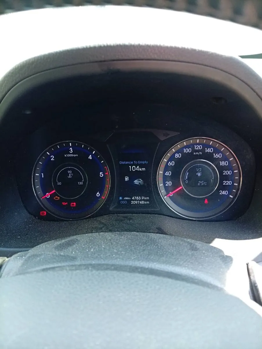 Hyundai I40 tax and test needs new engine - Image 3