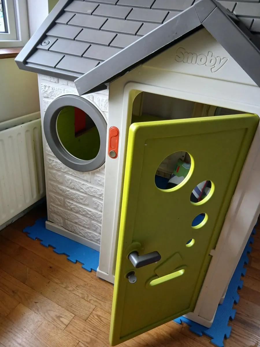 Toy house - Image 1