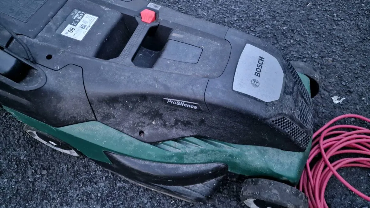 Bosch Lawn Mower Advanced Rotak 750 - Image 2