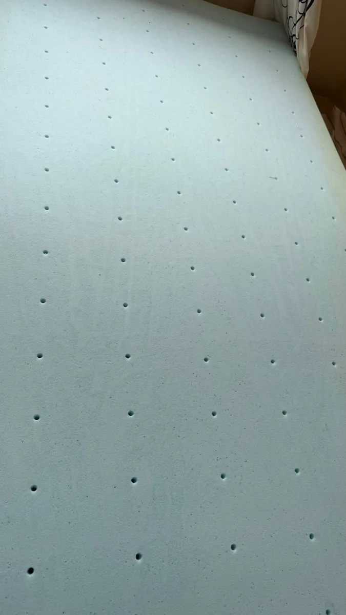 Lucid 4” memory foam mattress topper - Image 3
