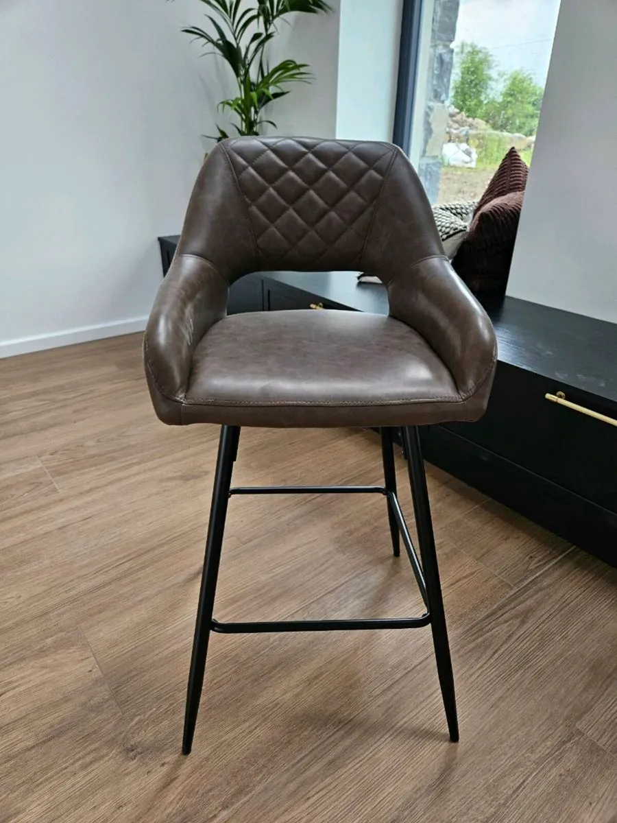 Bar stool - Image 2