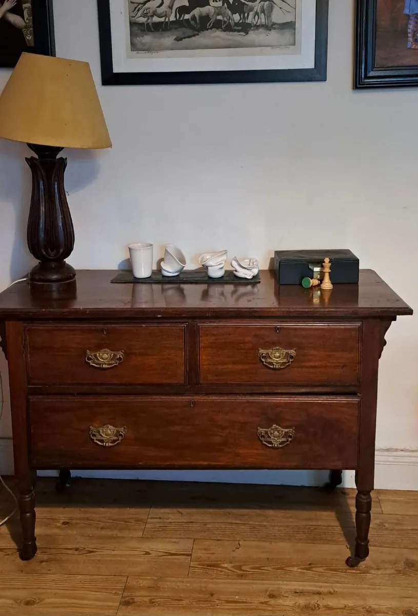 Chest of drawers - Image 1