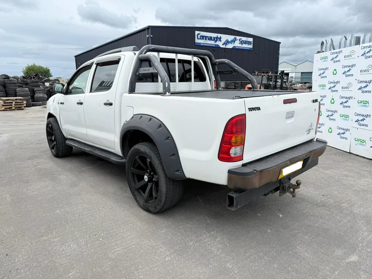 2011 TOYOTA HILUX 2.5 JUST IN FOR BREAKING - Image 3
