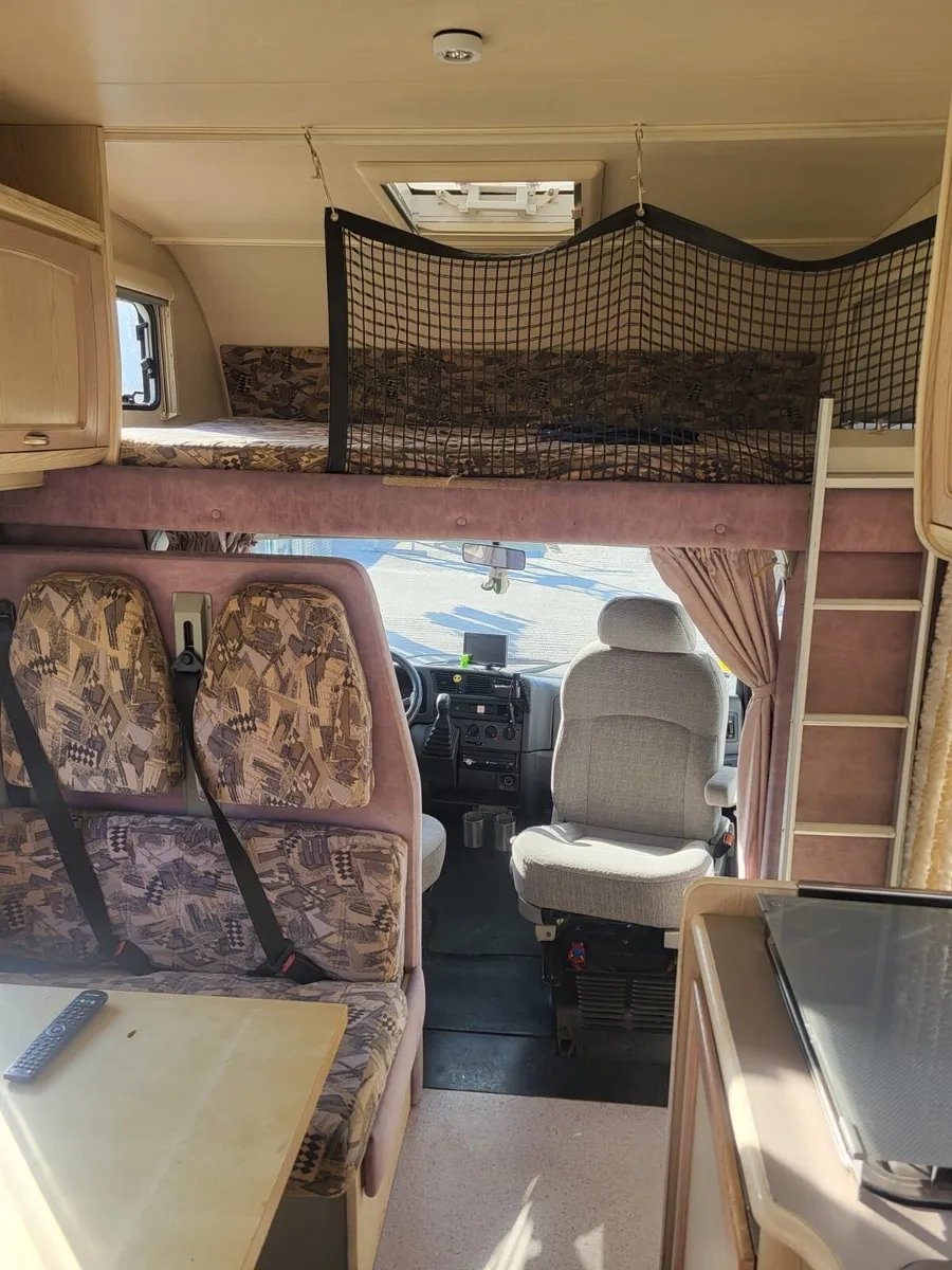 Camper van - Image 2