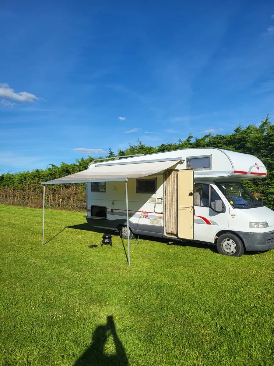 Camper van - Image 1