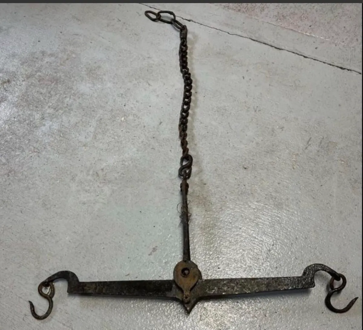 Two Antique cast iron implements - Image 2