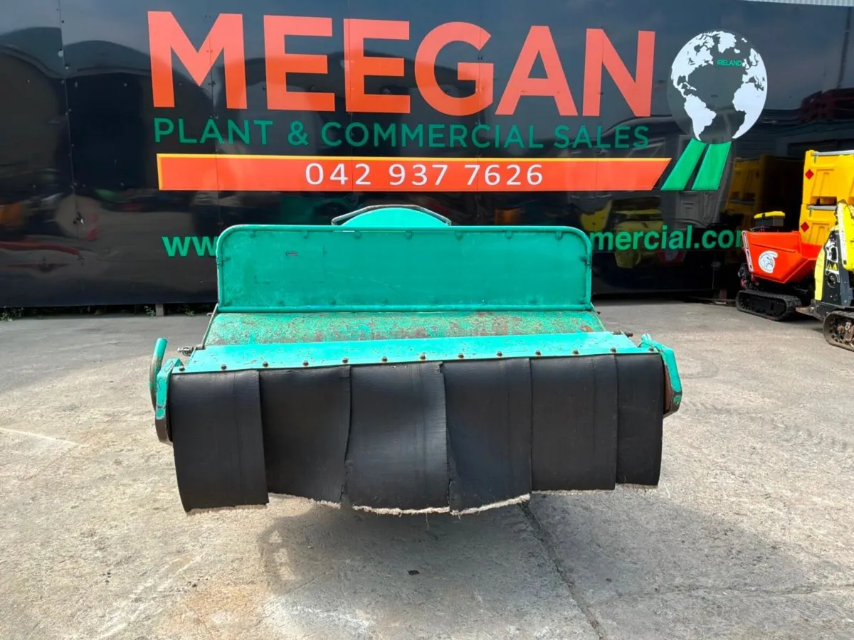 Mitsubishi Hm1560 tracked flail mower.......583. - Image 4