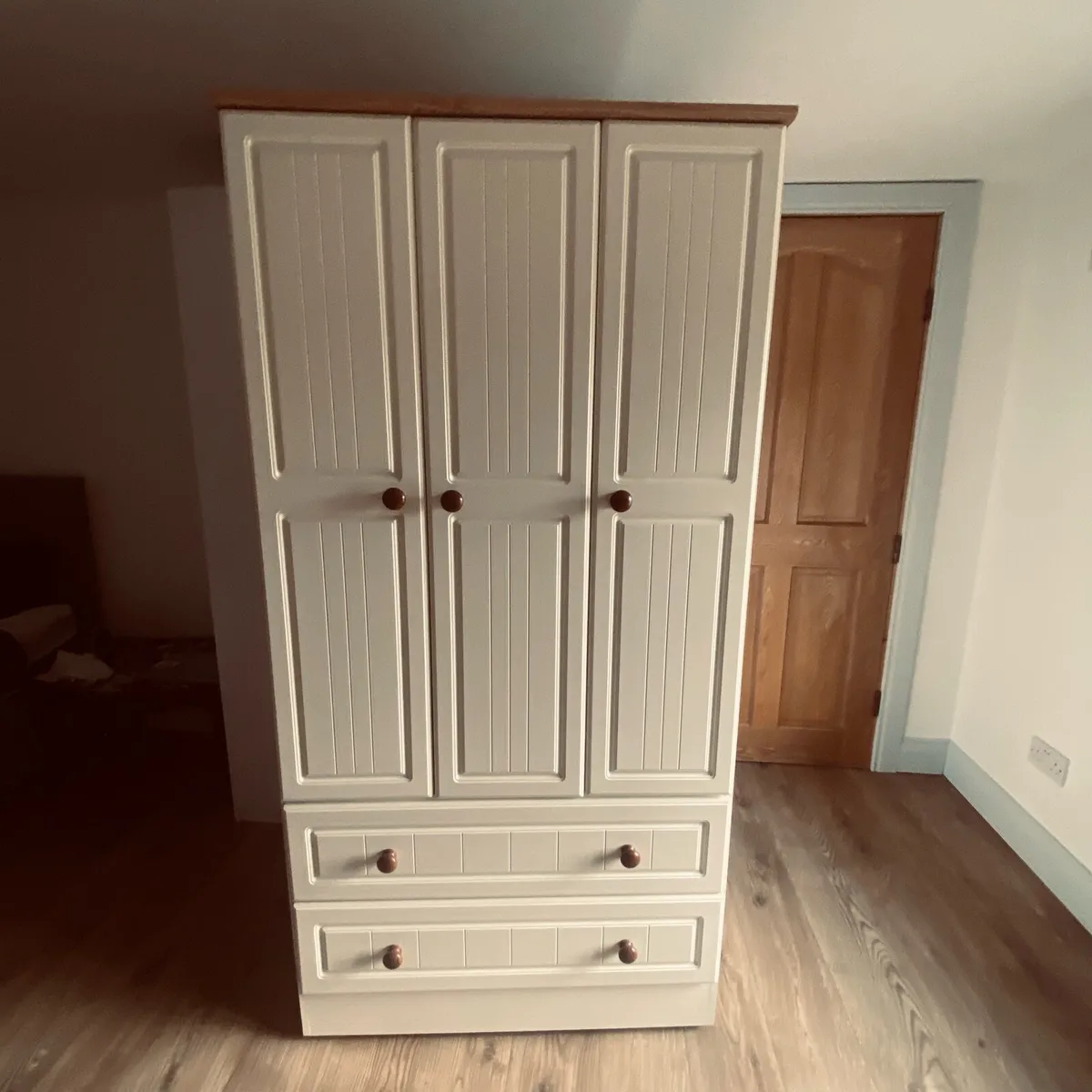 Wardrobe - Image 2