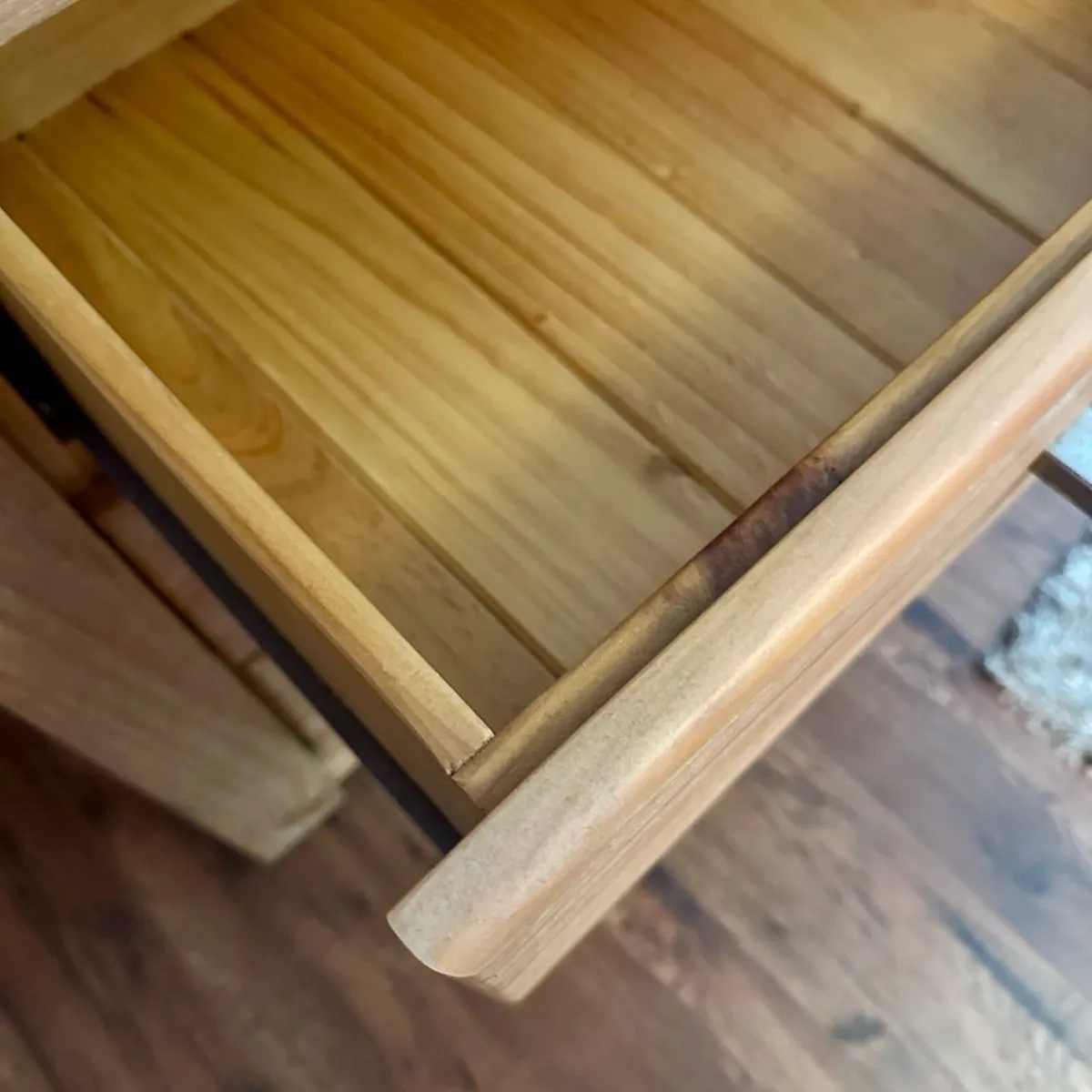 Solid Wood Dressing Table with Huge Mirror - Image 4