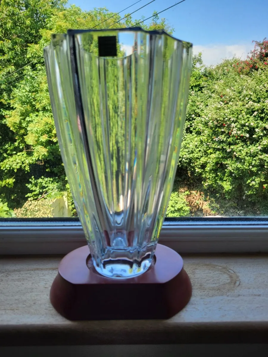 Tipperary Crystal Vase 9"high x 5" approx - Image 2