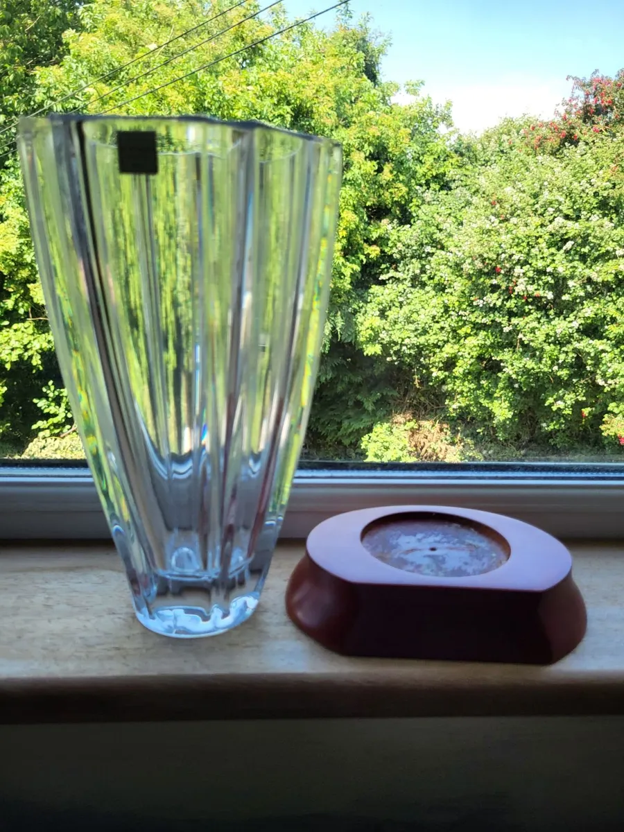 Tipperary Crystal Vase 9"high x 5" approx - Image 4