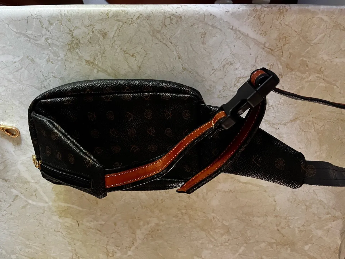 Kenzia  bum bag - Image 4