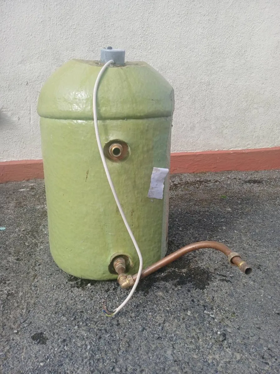 Single coil hot water cylinder - Image 3