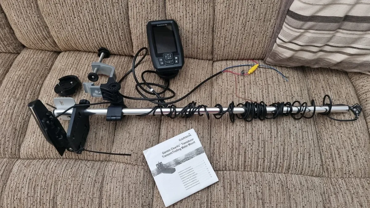 Garmin Striker Fish Finder Vivid 4cv and Mount - Image 1