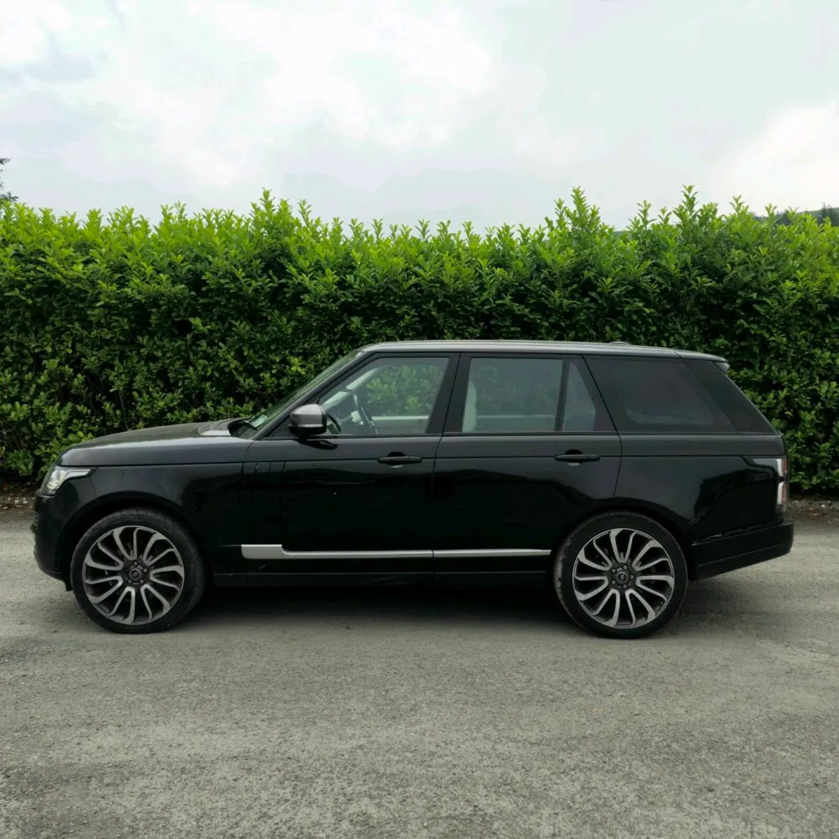 Range Rover Vogue SE SDv8 - Image 2