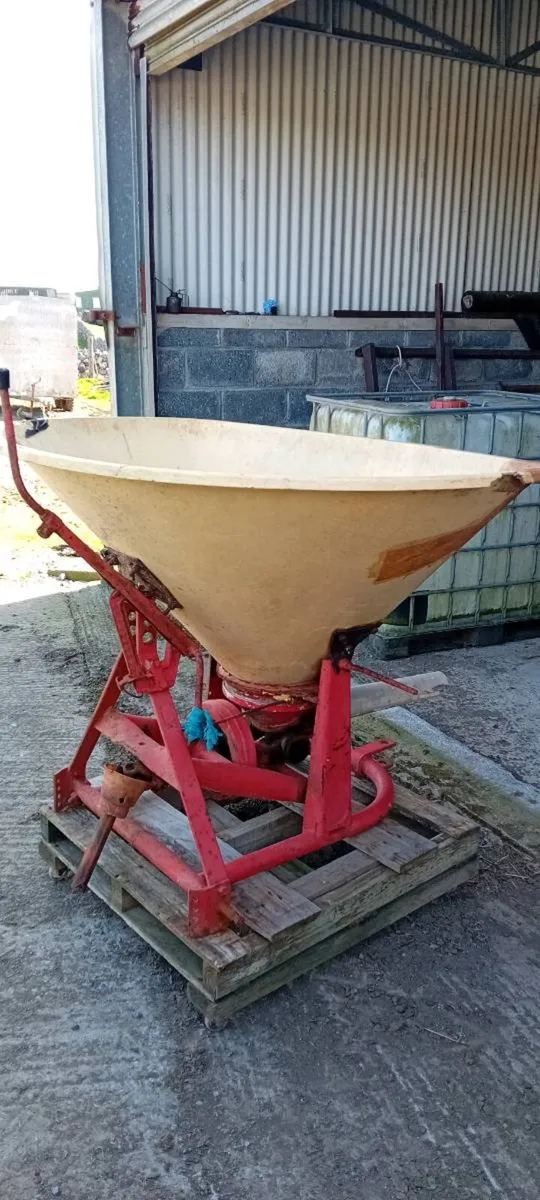 Fertiliser spreaders - Image 2