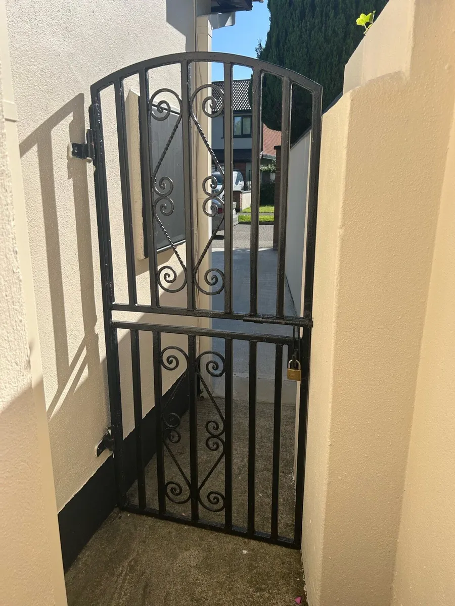 Black wrought iron gate - Image 2