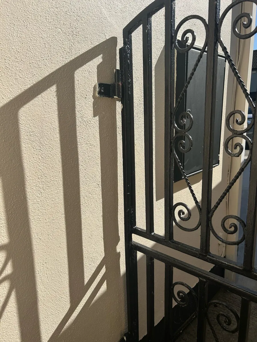Black wrought iron gate - Image 4