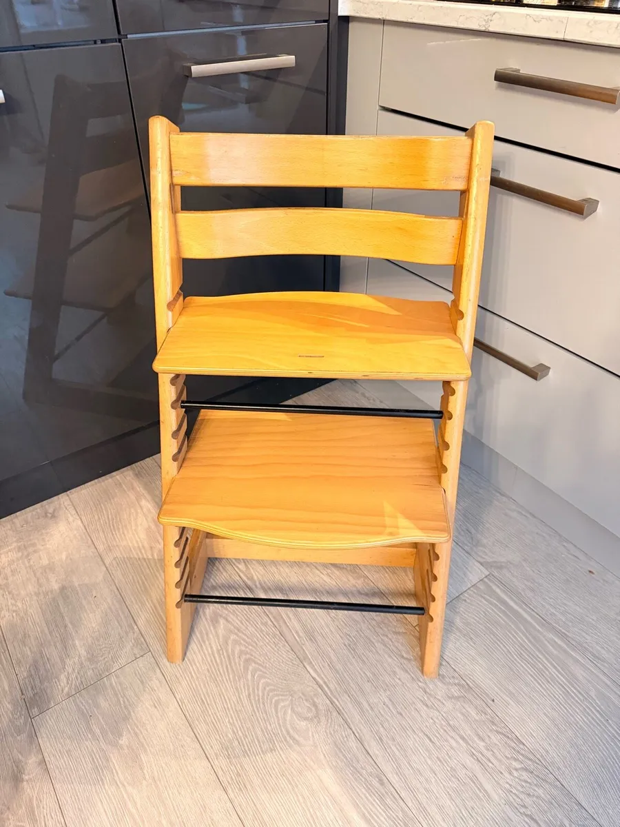 High chair - Image 1
