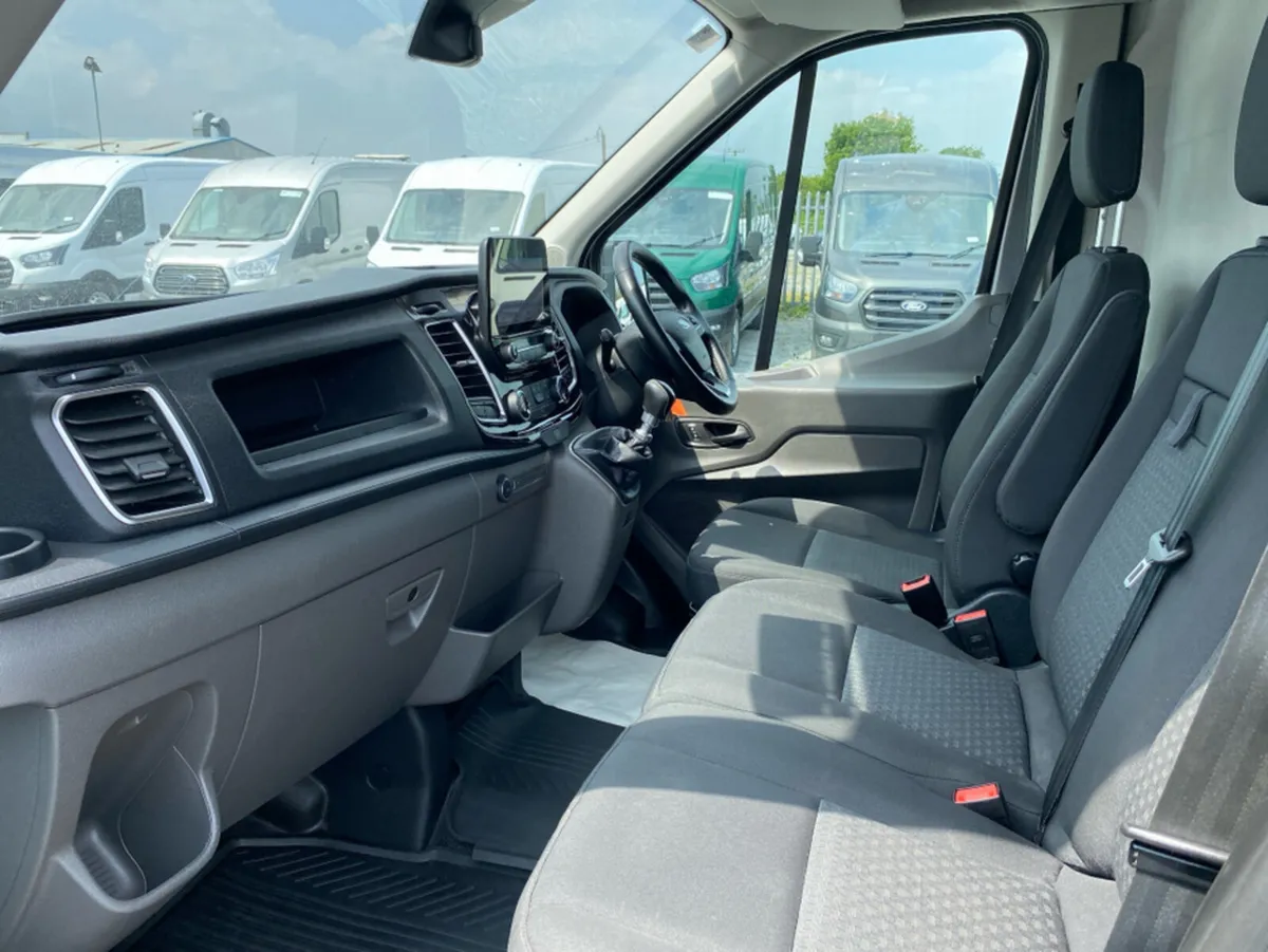 Ford Transit 350L LIMITED EDITION 2.0TD185 M6 F FW - Image 4