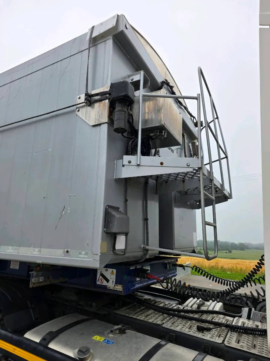 2016 Weightlifter Grain Tipper - Image 4