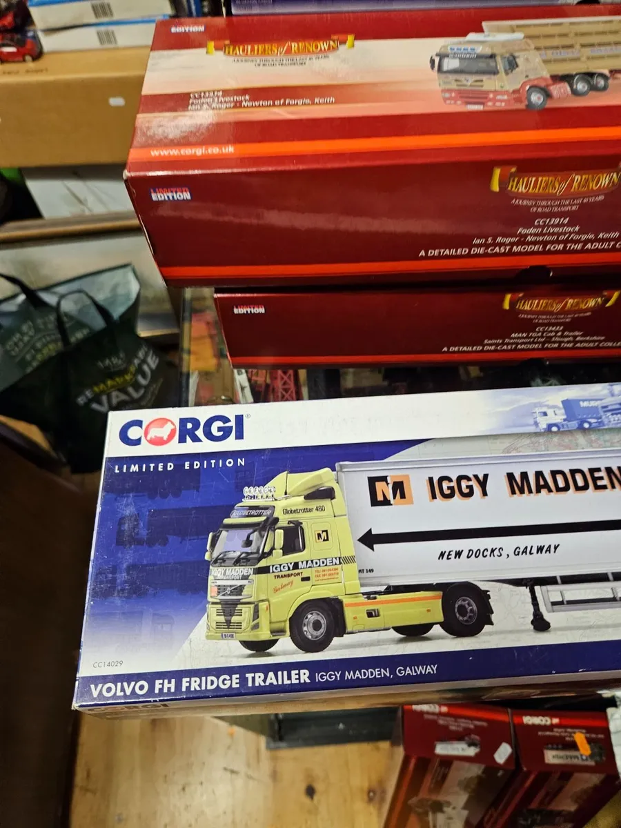Corgi Volvo Tractor Unit Iggy Madden 1.50 - Image 2