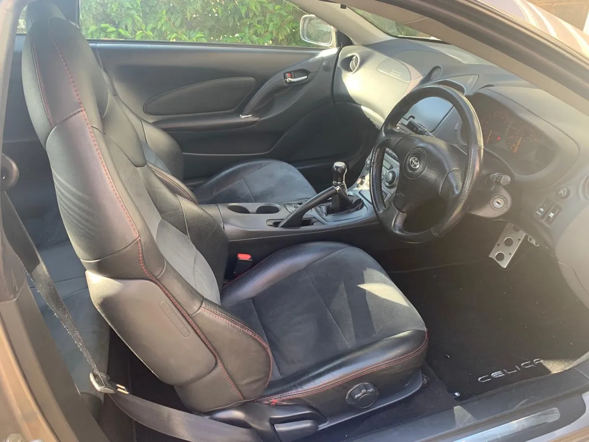 2006 Toyota Celica GT vvtli - Image 2