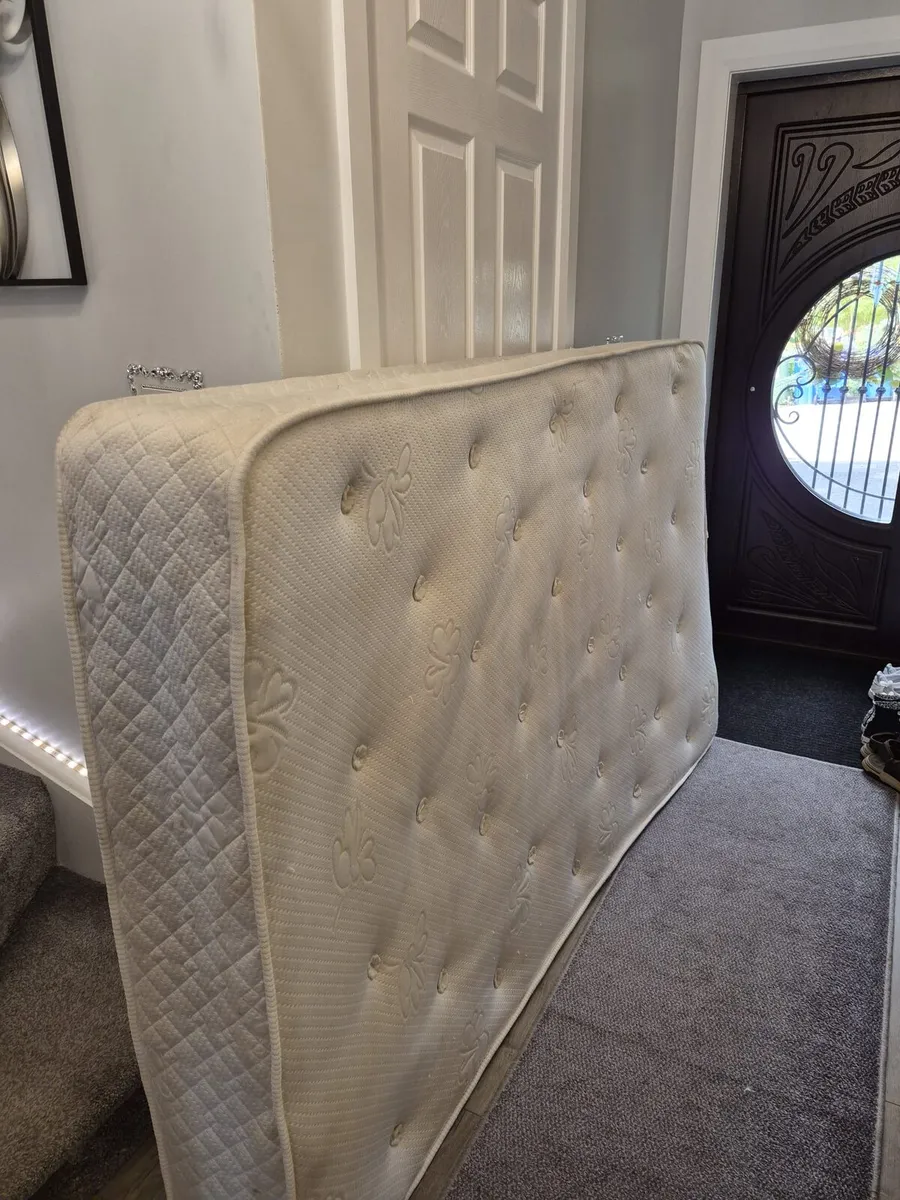 Mattress 4inch size Free - Image 2