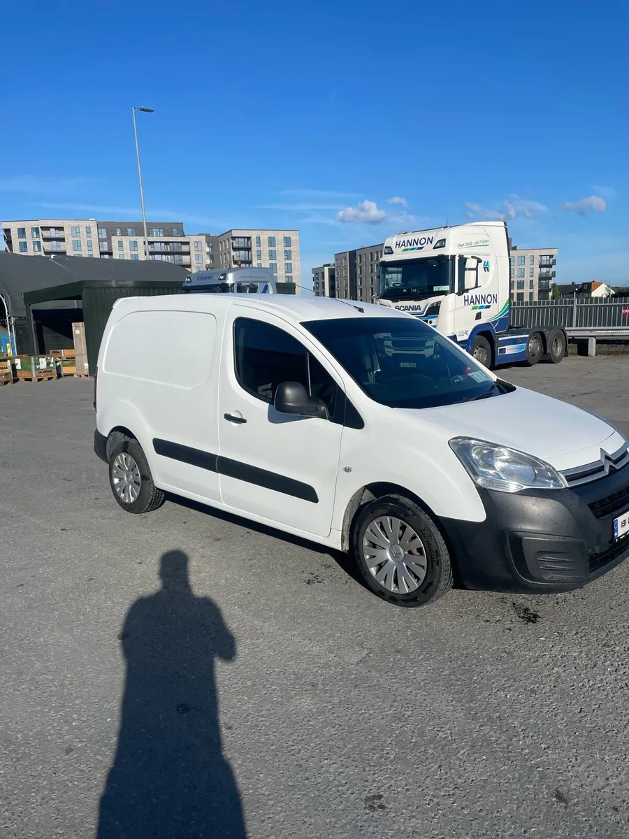 Citron berlingo van - Image 1