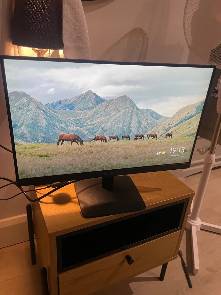 HANNSPREE 21.5" Full HCD LED Monitor - Quick Sale - Image 1