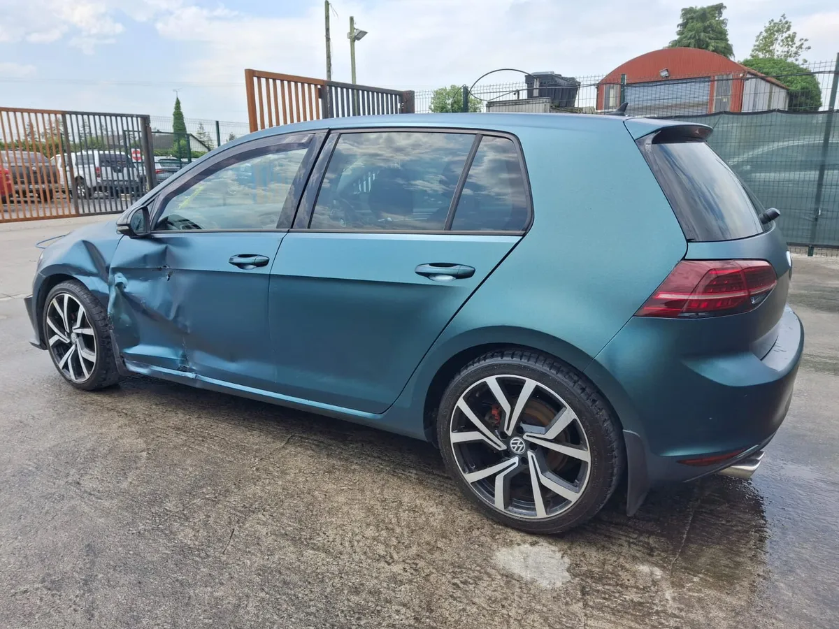 2015 VW Golf 2.0 TDI Automatic - Image 4