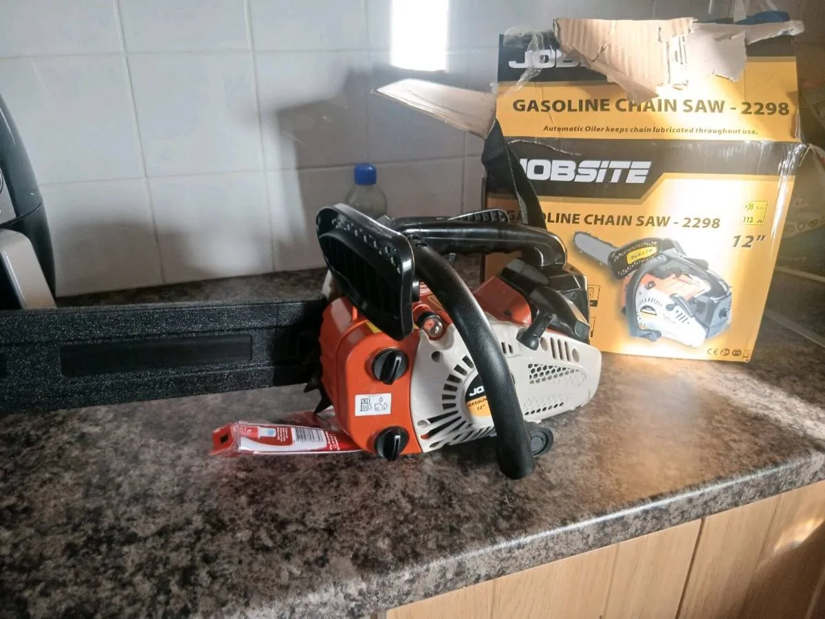 Chainsaw - Image 1