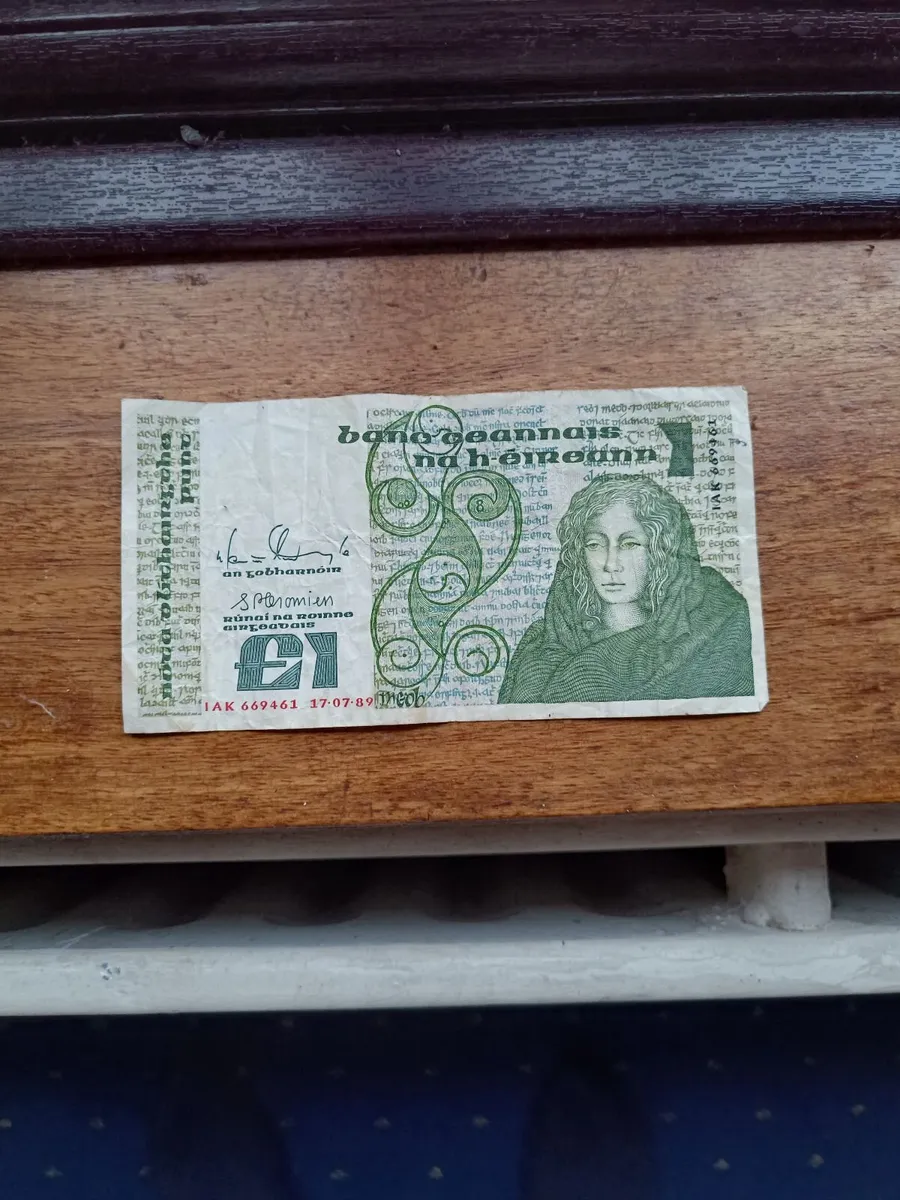 Irish banknote queen maebh £1 note