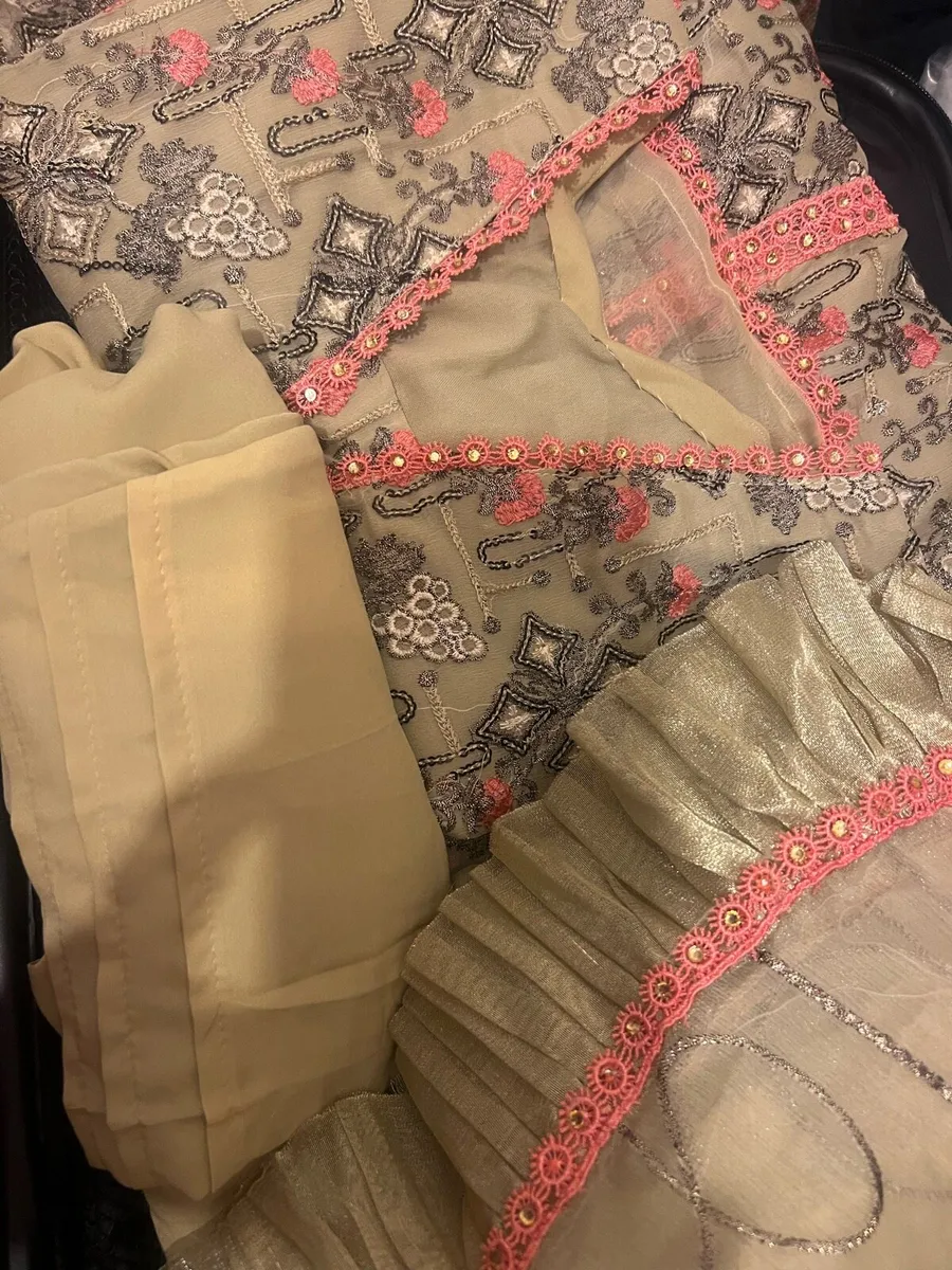 Indian dress - Image 2