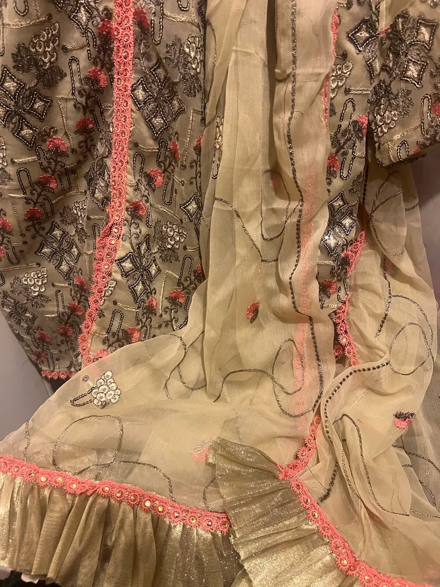 Indian dress - Image 4
