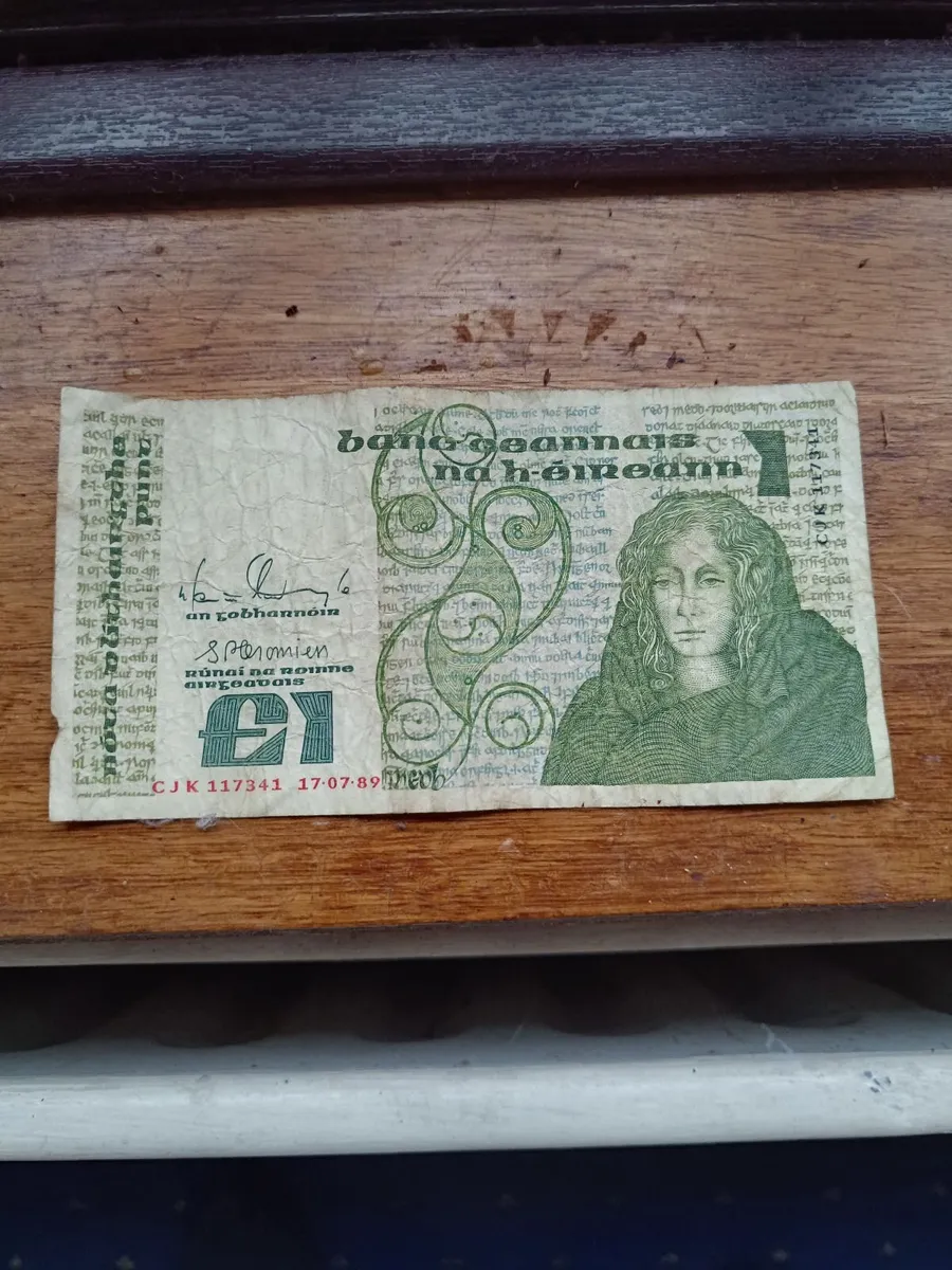 Irish banknote queen maebh £1 note