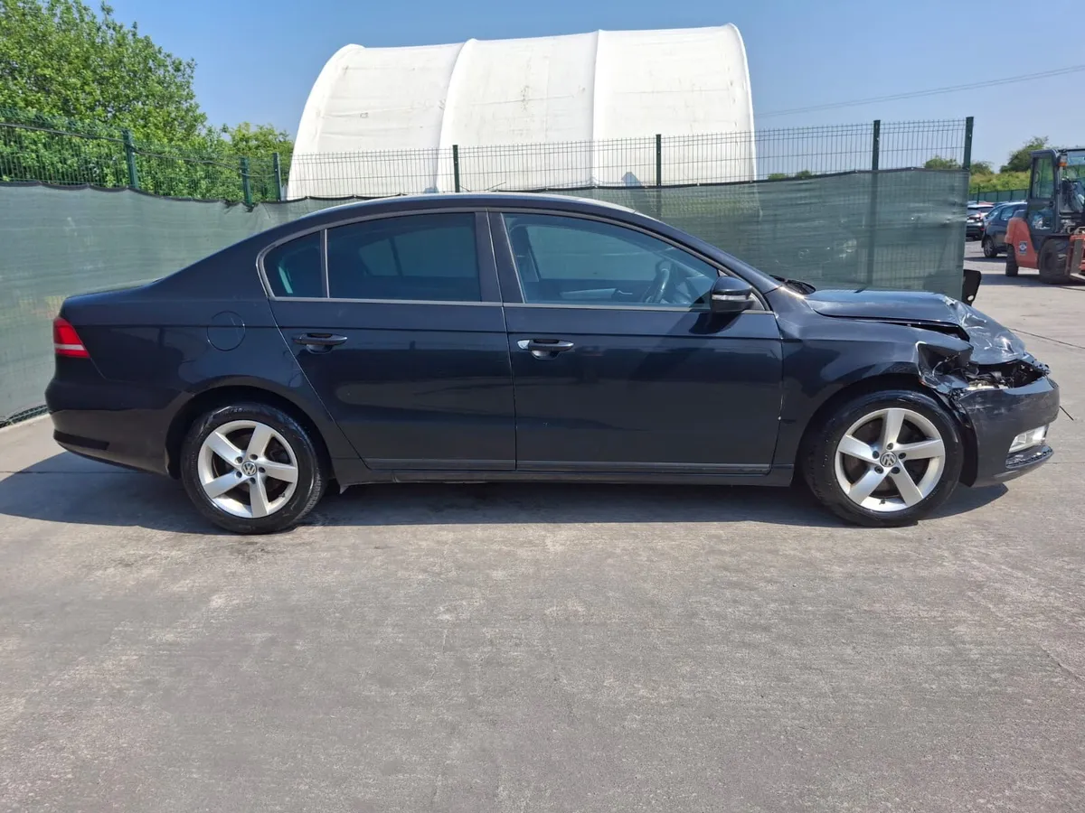 2014 Vw Passat TDI  Light damage - Image 3