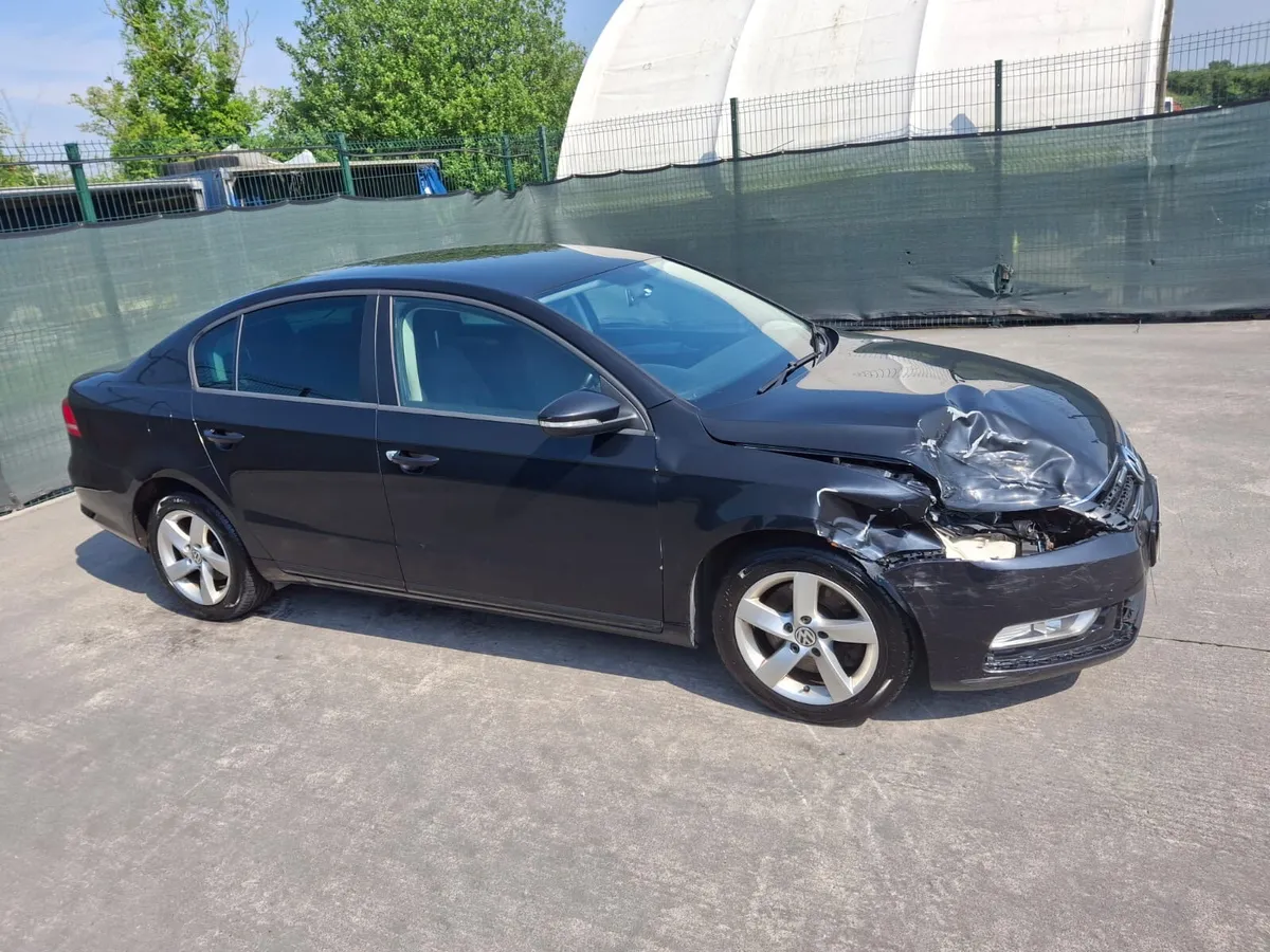 2014 Vw Passat TDI  Light damage - Image 2