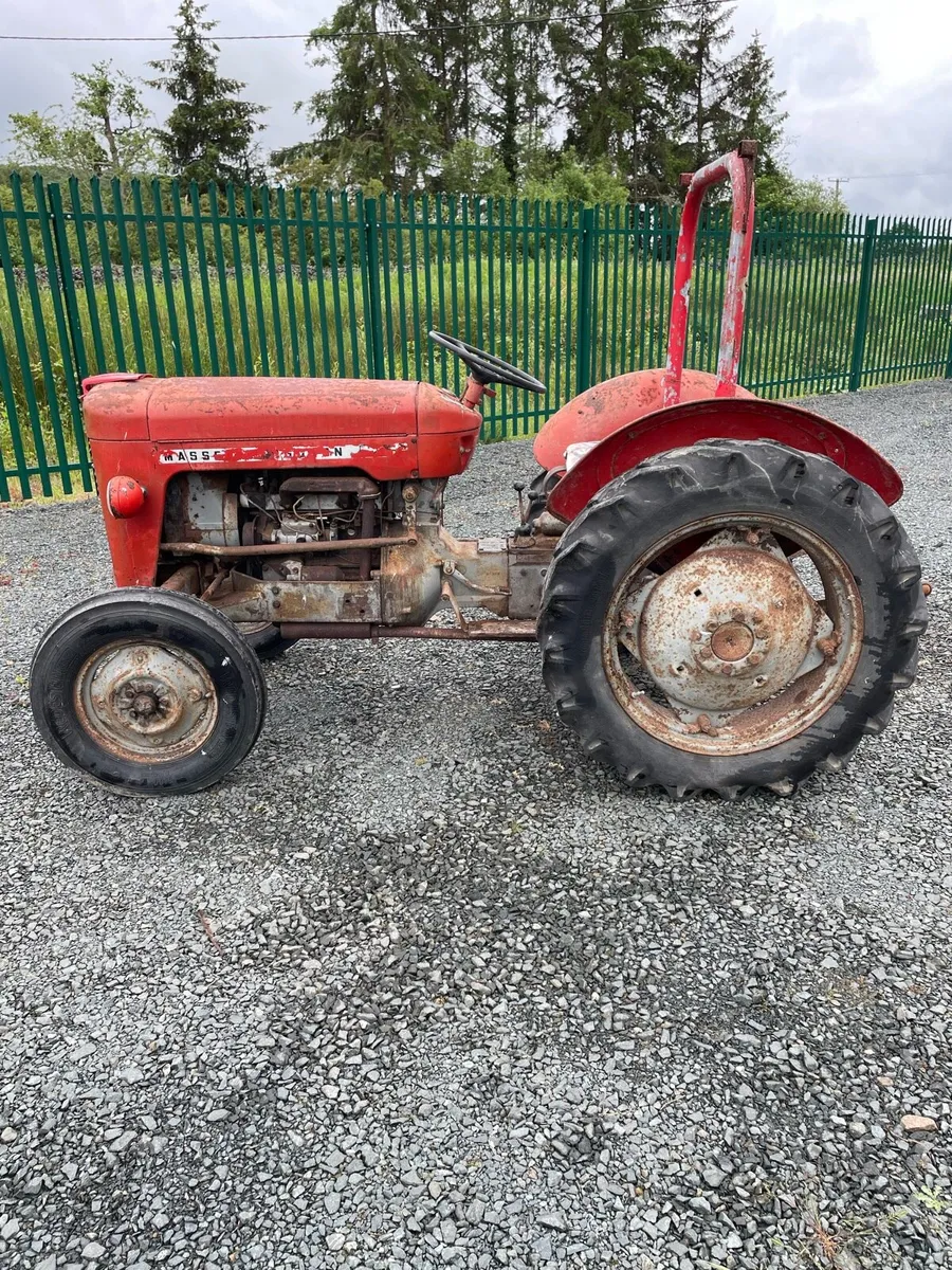 Massey Ferguson 25 & International B414 - Image 2