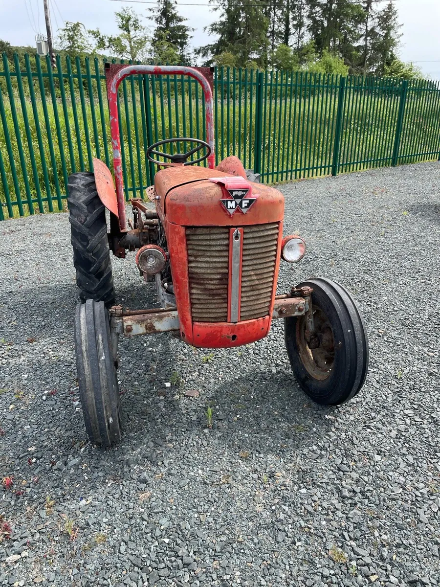 Massey Ferguson 25 & International B414 - Image 4
