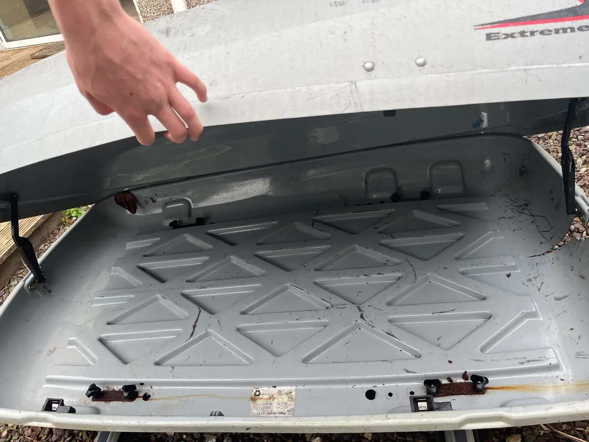 Car roof box - Image 2