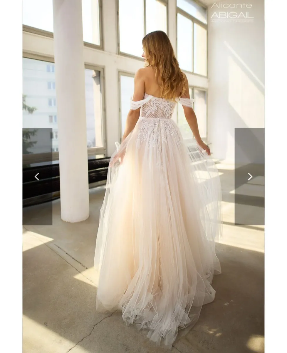 Alicante, Abigail Herms Wedding Dress - Image 2