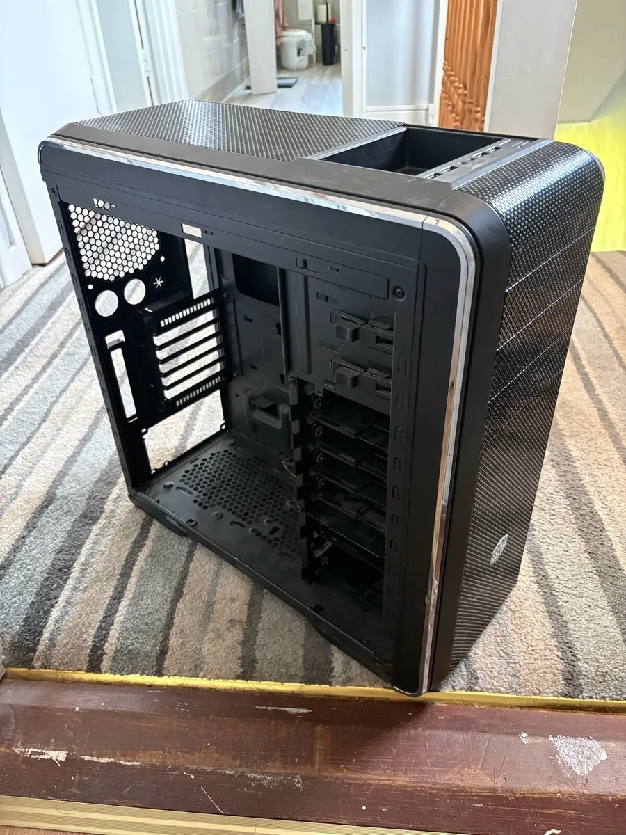 Coolermsster CM 690 Case - Image 1